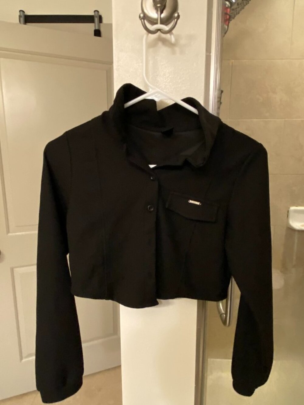 Dazy Womens Black Long Sleeve Button Up Collared Crop Top Size Small